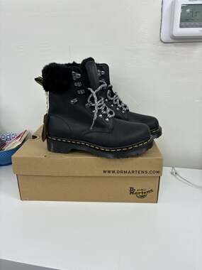 Dr. Martens 1460 Serena Collar Black Faux Fur Lined Combat Boots Size US 6